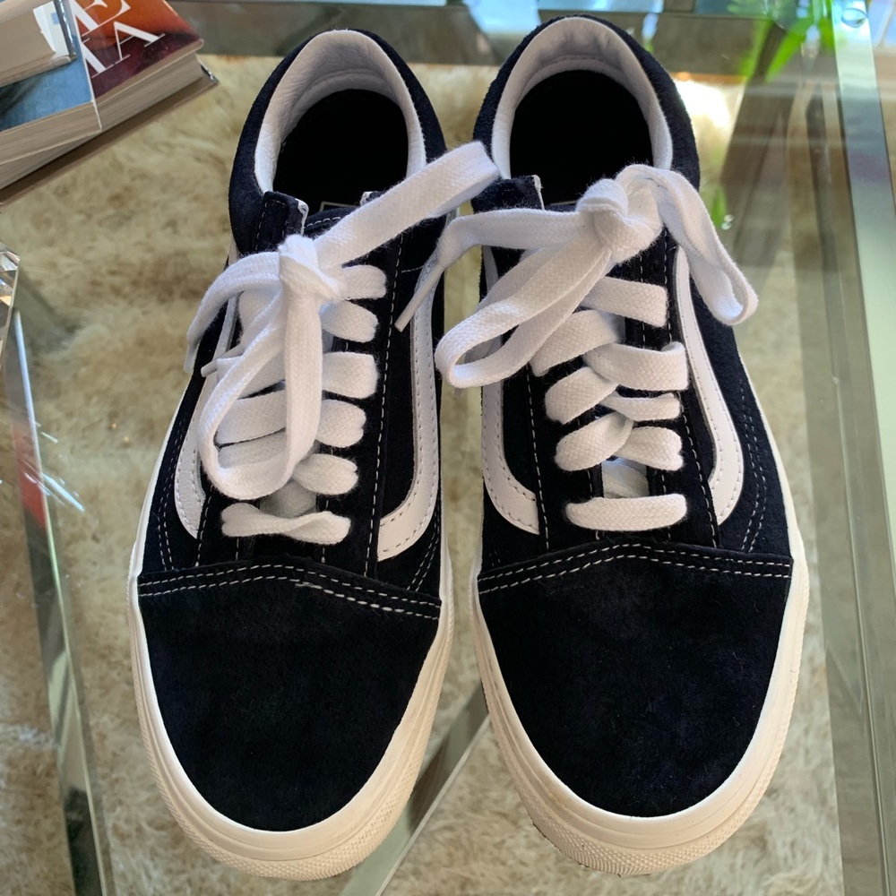 SOLD.Boys Youth Suede Vans Size 3.5